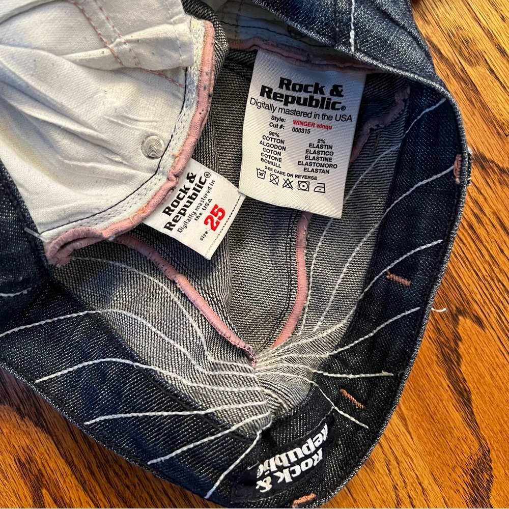 ROCK & REPUBLIC • Low Rise Dark Blue Flare Jeans - Picture 6 of 8